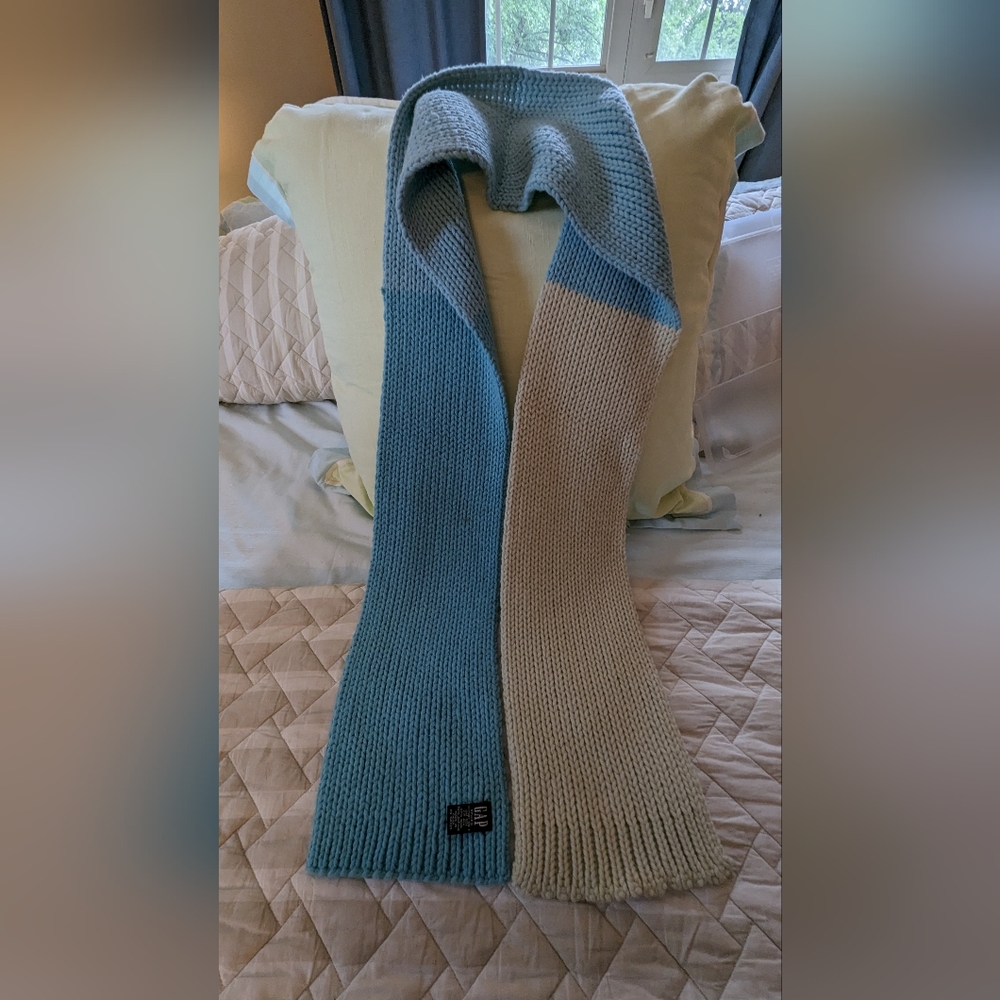 Vintage Gap knit scarf